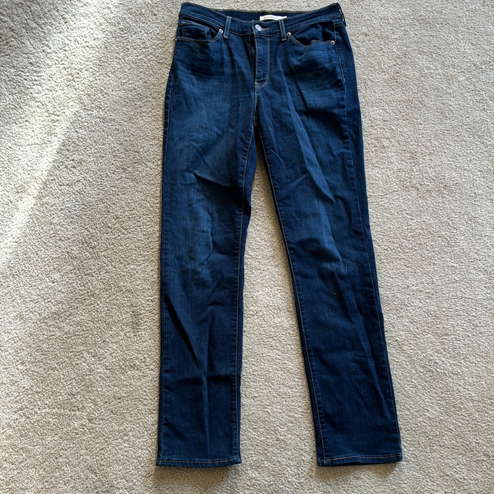 Levi’s classic straight, dark blue, size 6 Long